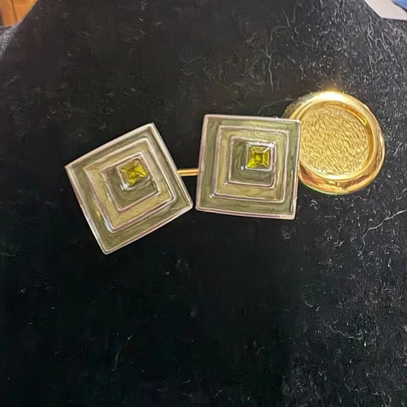 Clip‎ earrings - Picture 2 of 3